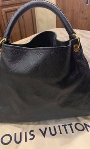 Louis Vuitton ARTSY MM M41066